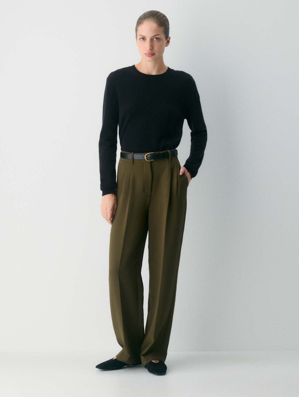 Aritzia The Effortless Pant™ Crepette™ In Private Green Size 6 *sold out online